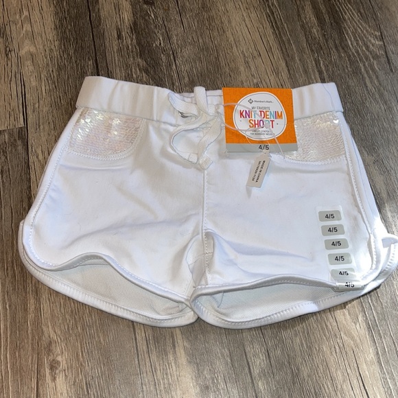 Shorts AND Mini skirt bundle. Size 4/5 - Picture 2 of 3